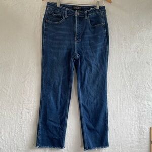 Judy Blue Jeans raw hem with split on side of ankle 11/30 denim